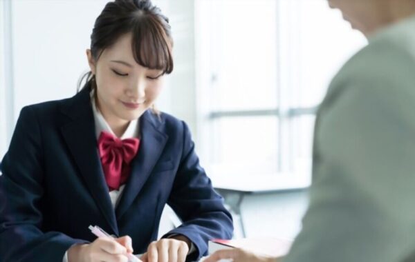 مشاوره تحصیلی به افرار کمک میکند که آینده ی بهتری برای خود بسازند