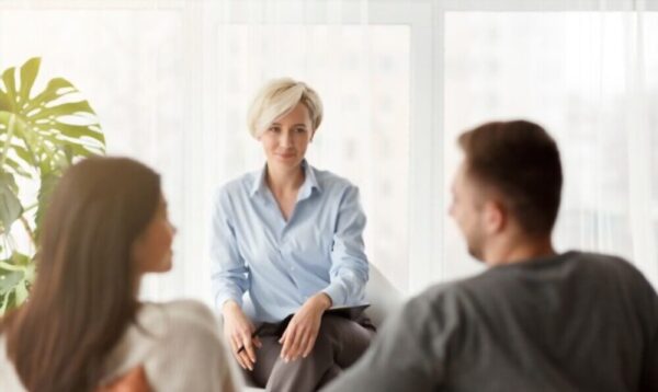 مشاوره قبل از ازدواج به فرآیند خانواده درمانی کمک شایانی میکند