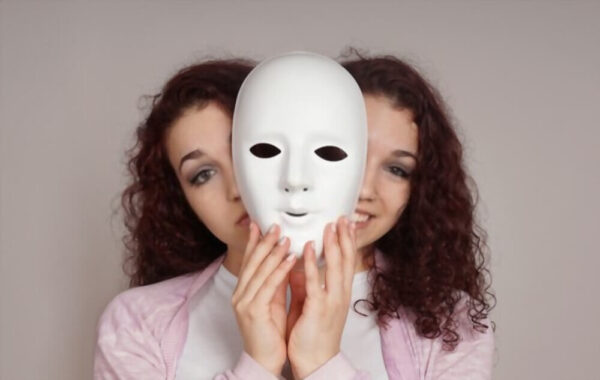 اختلالات خلقی باعث میشود شخص مدام خوشحال یا ناراحت باشد