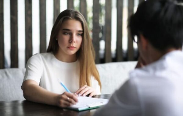 برطرف کردن چالش های زندگی توسط مشاور خانواده