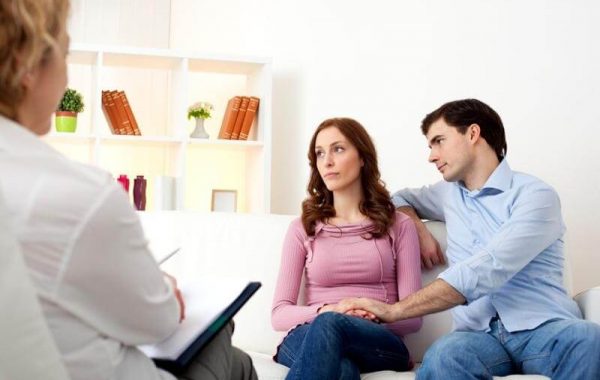 استفاه از افراد متخصص در مشاوره پیش از ازدواج